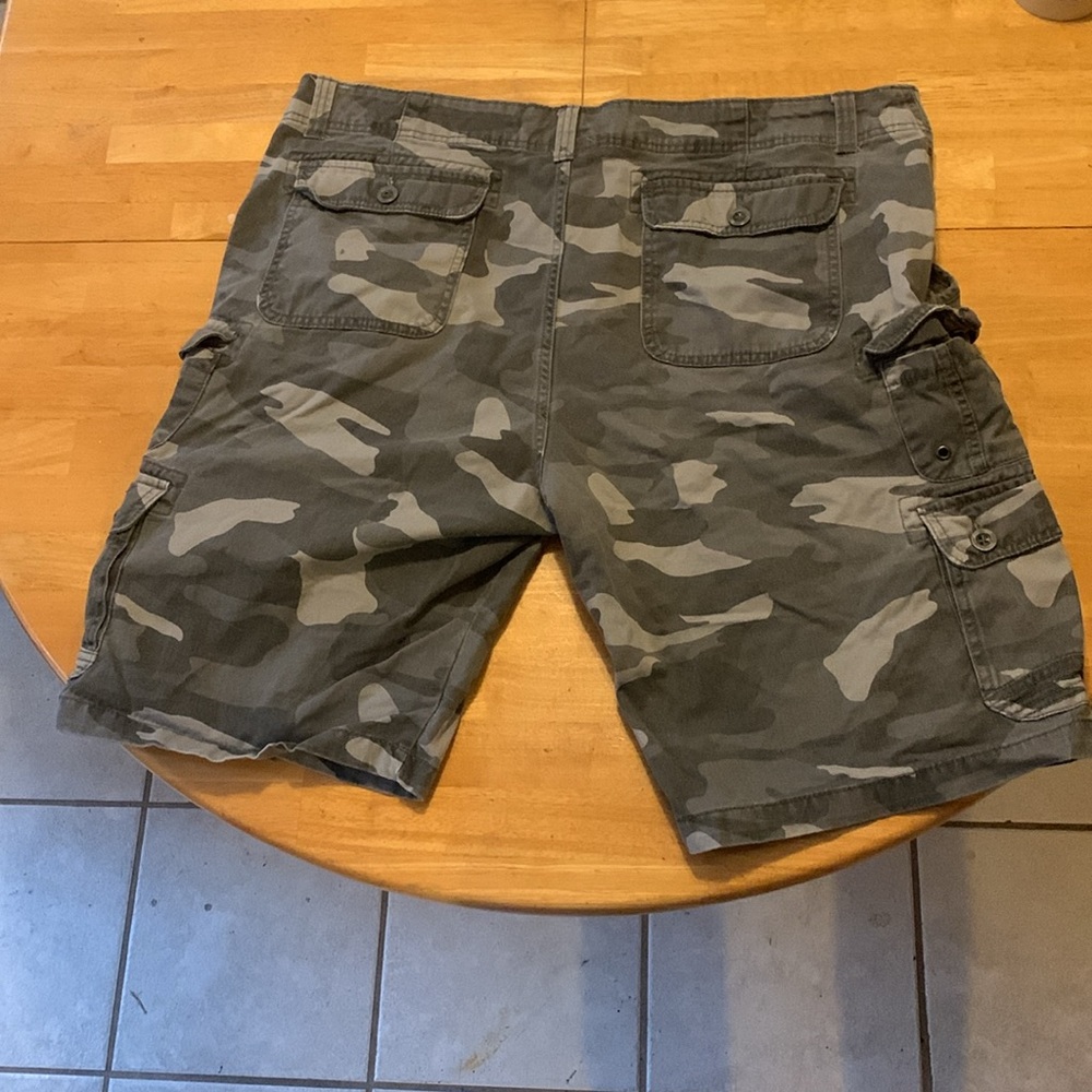 Iron Co camouflage cargo shorts in size 40